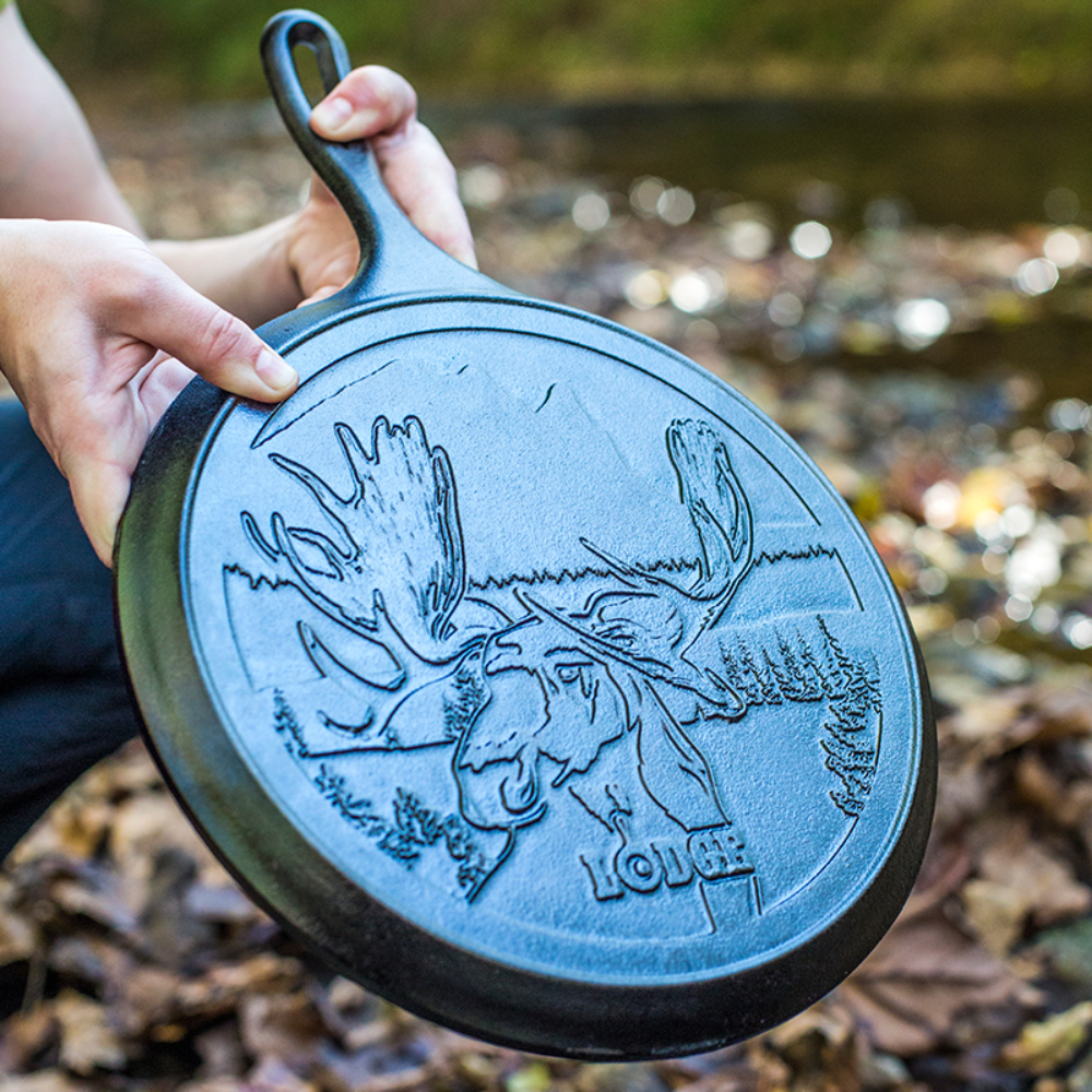 Lodge | L9OGWLMO | Wildlife Series™ 26.6 cm Seasoned Cast Iron Moose Griddle