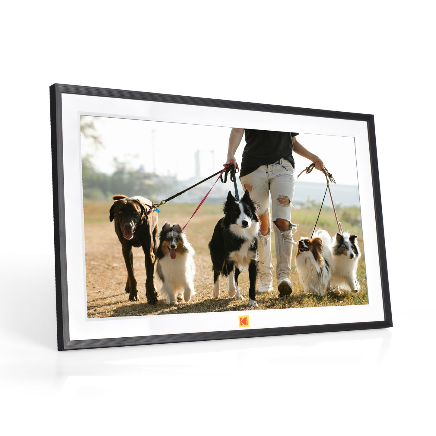 KODAK | RCF-1561P | 15.6" Smart Digital Photo Frame - Wooden Frame Design, USB-C, Safety Mark Certified, 1-Year Warranty