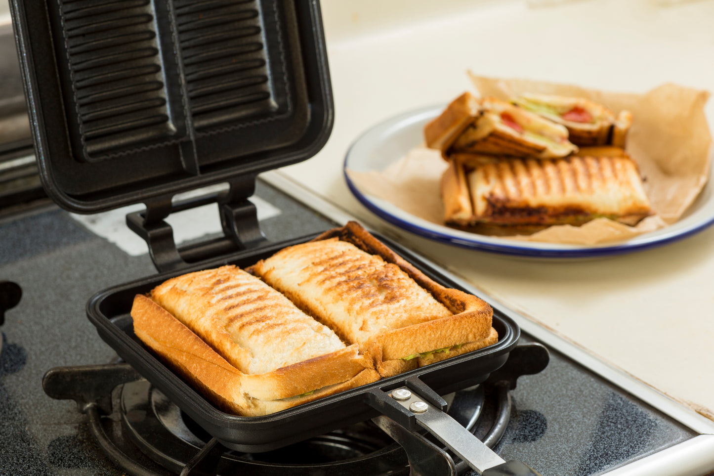 Iris Ohyama | GHS-D | Hot Pressed Double-Sided Non-stick Sandwich Maker, Black | 1 Year Limited Warranty