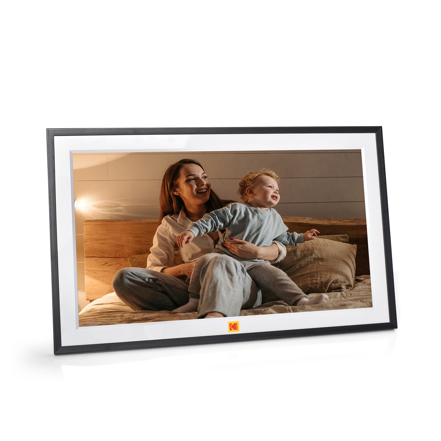 KODAK | RCF-1561P | 15.6" Smart Digital Photo Frame - Wooden Frame Design, USB-C, Safety Mark Certified, 1-Year Warranty