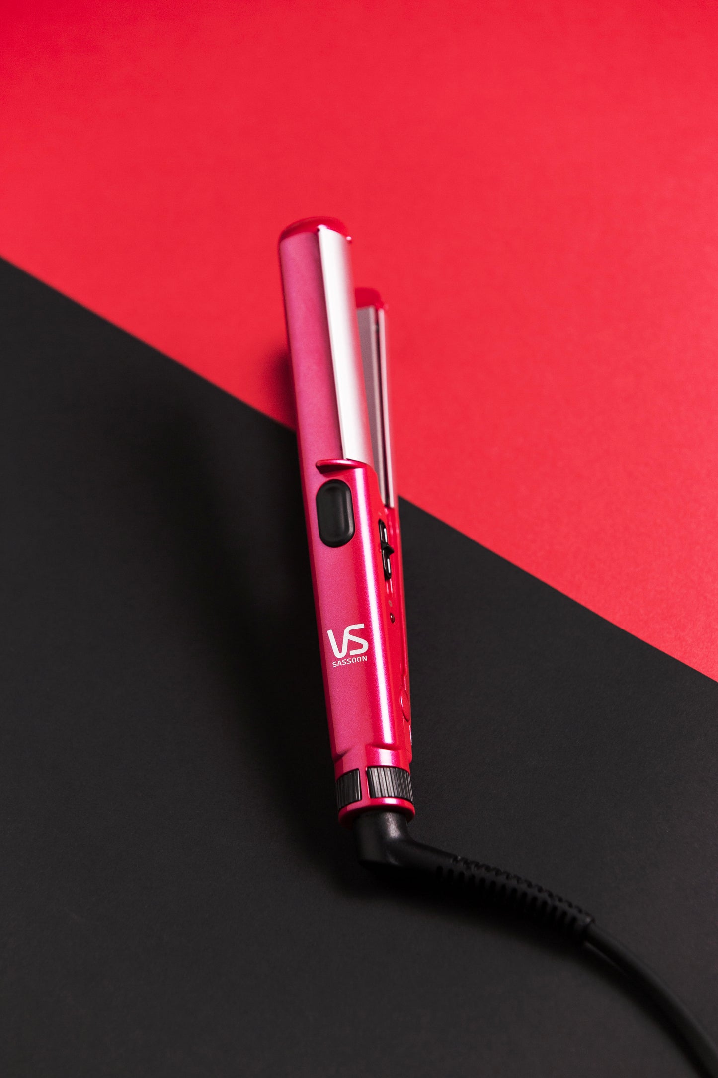 Vidal Sassoon VSLE69PH | Mini Ceramic Smooth & Curl Straightener | 180°C Optimal Heat | Ceramic Technology | 2 Years Warranty